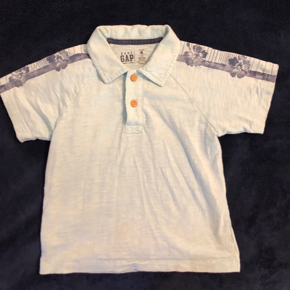 GAP Short Sleeve Shirt
